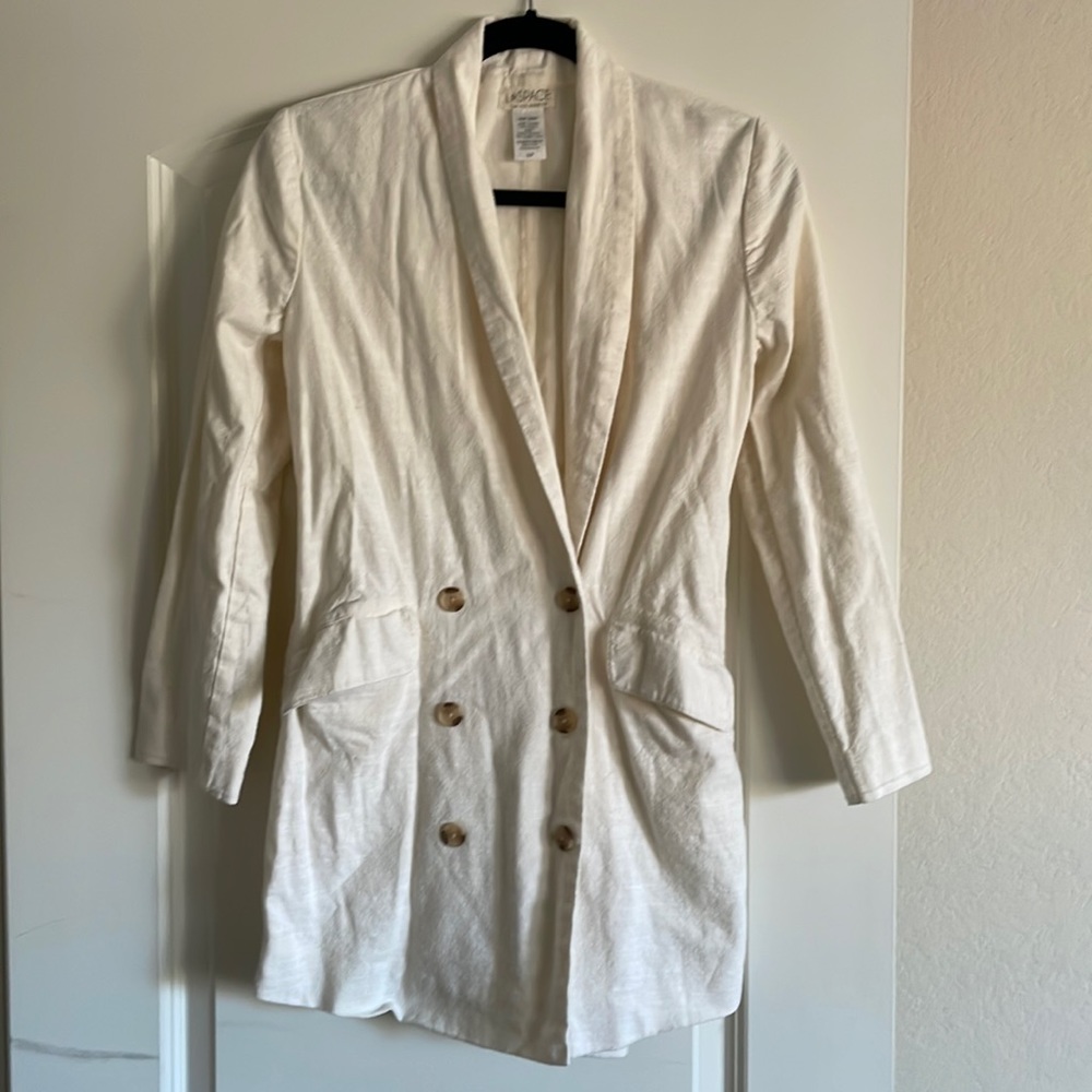 Cream jacket / dress (if you’re on the shorter side)